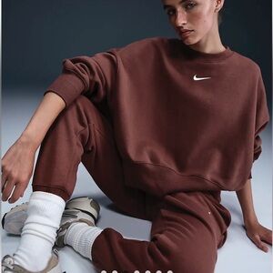 NIKE Chocolate Brown Sweatshirt and Sweatpants XS
